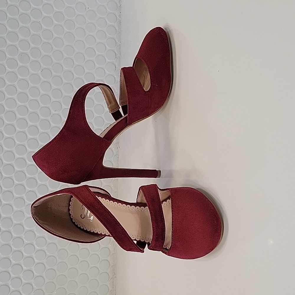 Juicy Couture burgundy suede heel, size 7